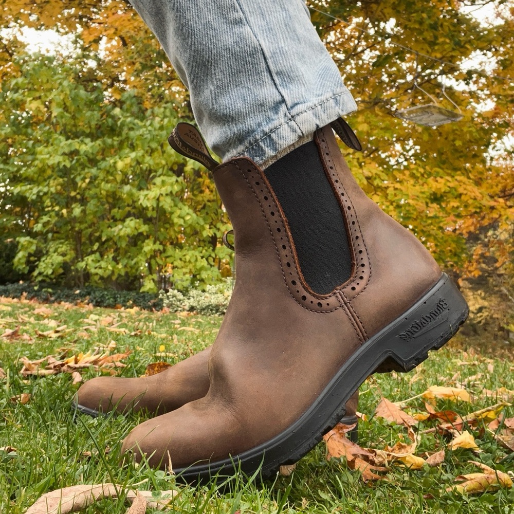 NEW Antique Brown High Top Blundstones, Size 6.5